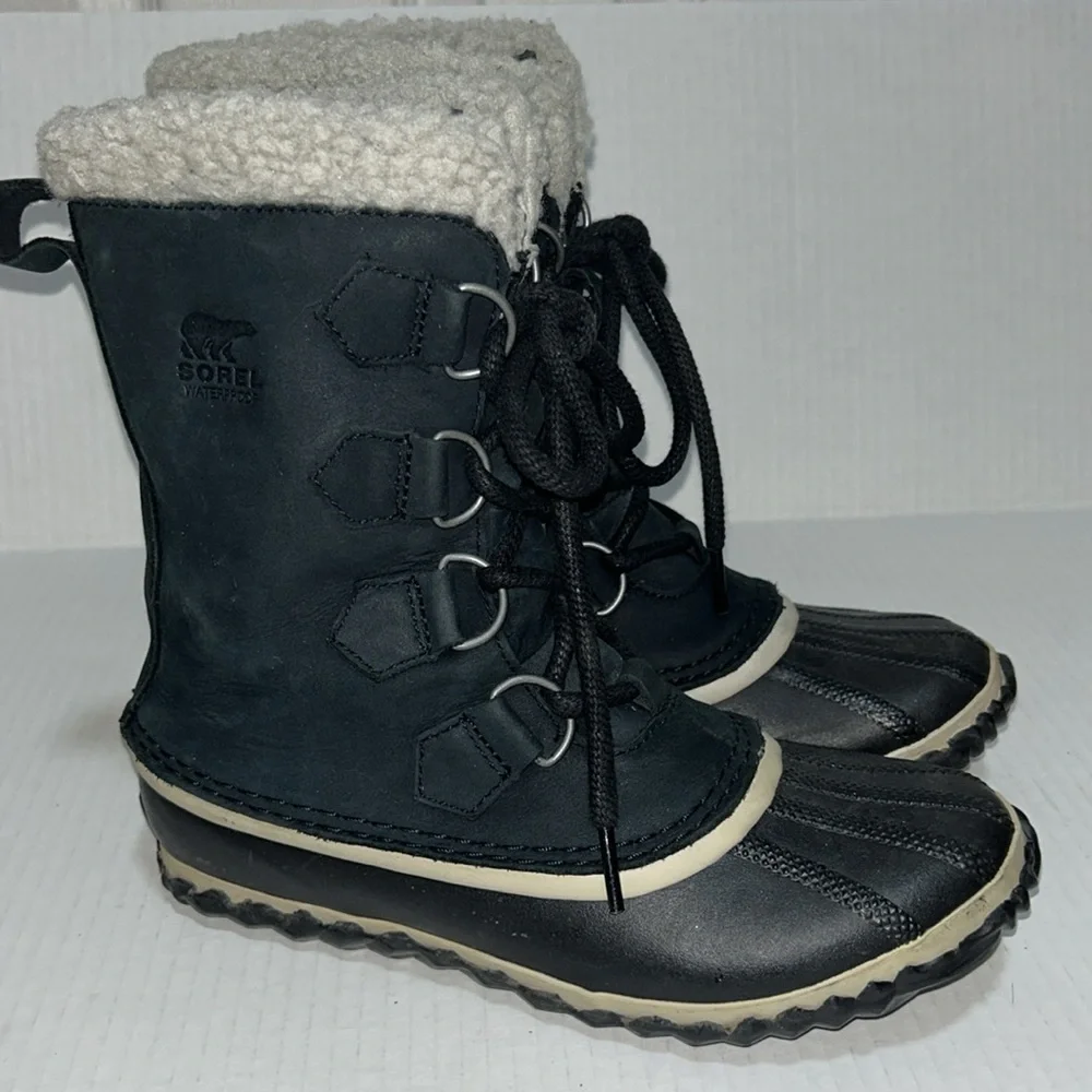 Sorel Caribou Slim Black Winter Boots - Women’s Size 6